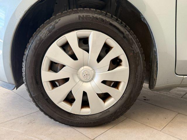 TOYOTA Yaris 1.0 5 porte Sol
