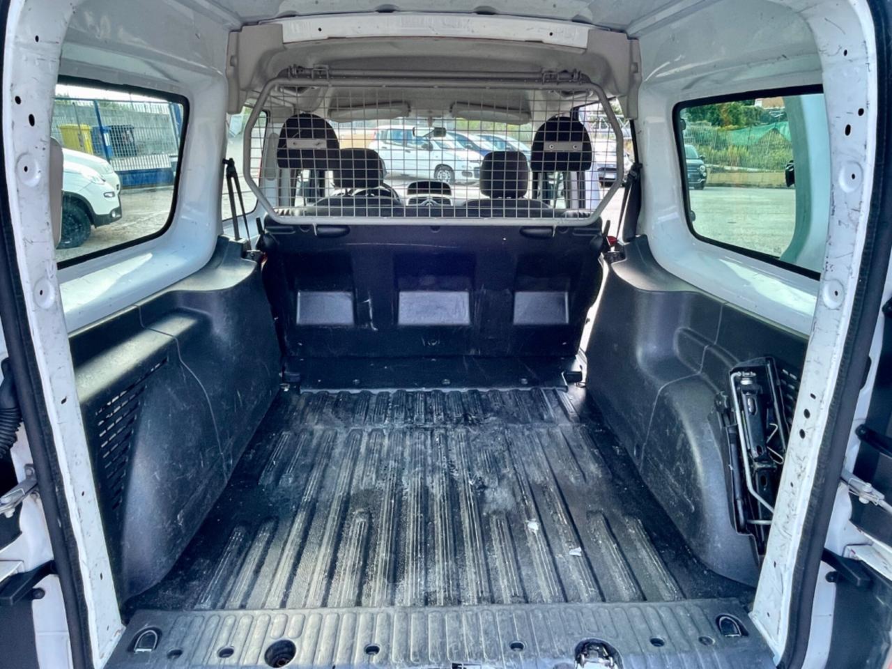 Renault Kangoo MAXI dCi 115CV AUTOCARRO 4 POSTI