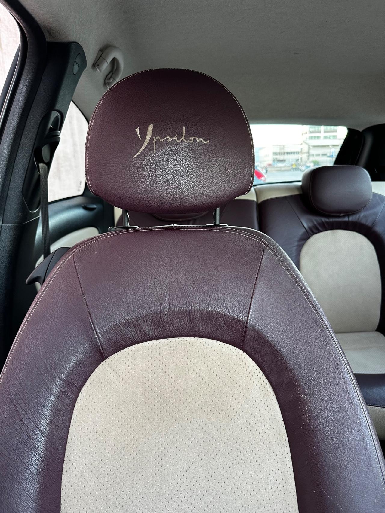 Lancia Ypsilon 1.4 Argento Ecochic GPL