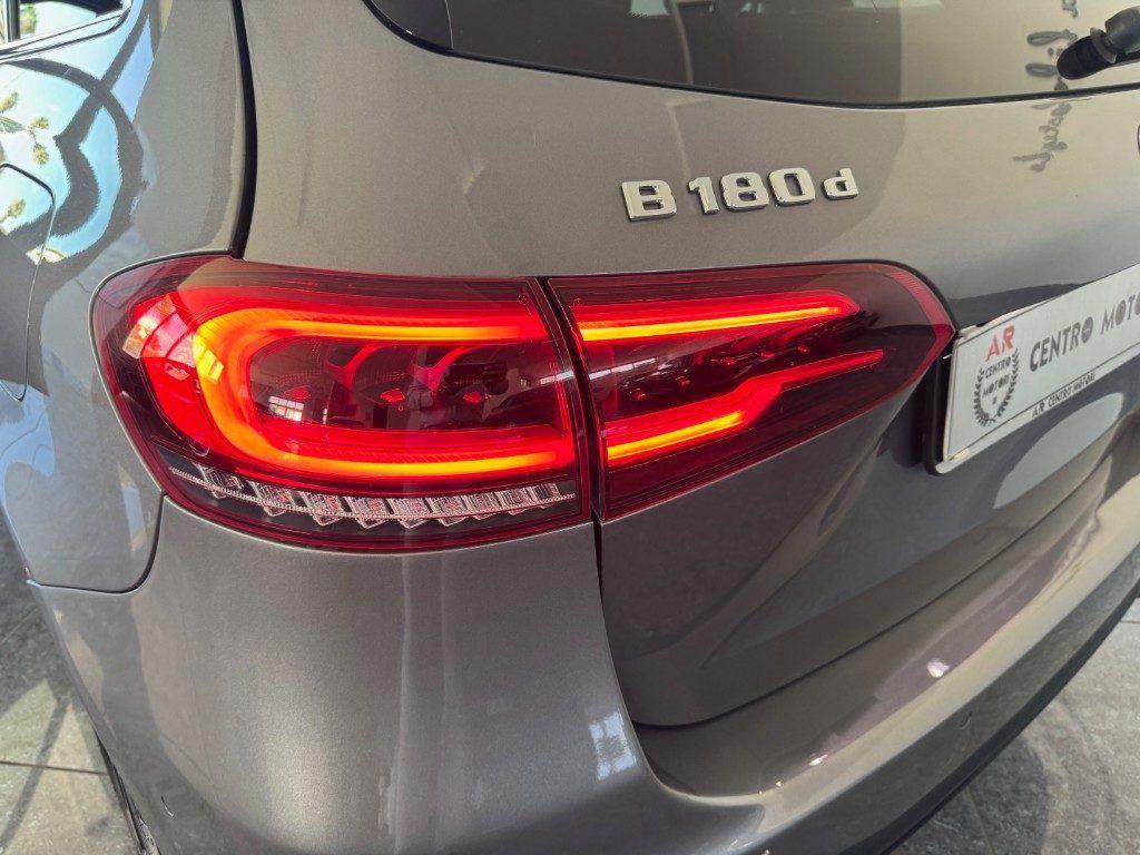 Mercedes-Benz B 180 d Automatic Sport Plus Night Pack Cockpit Full