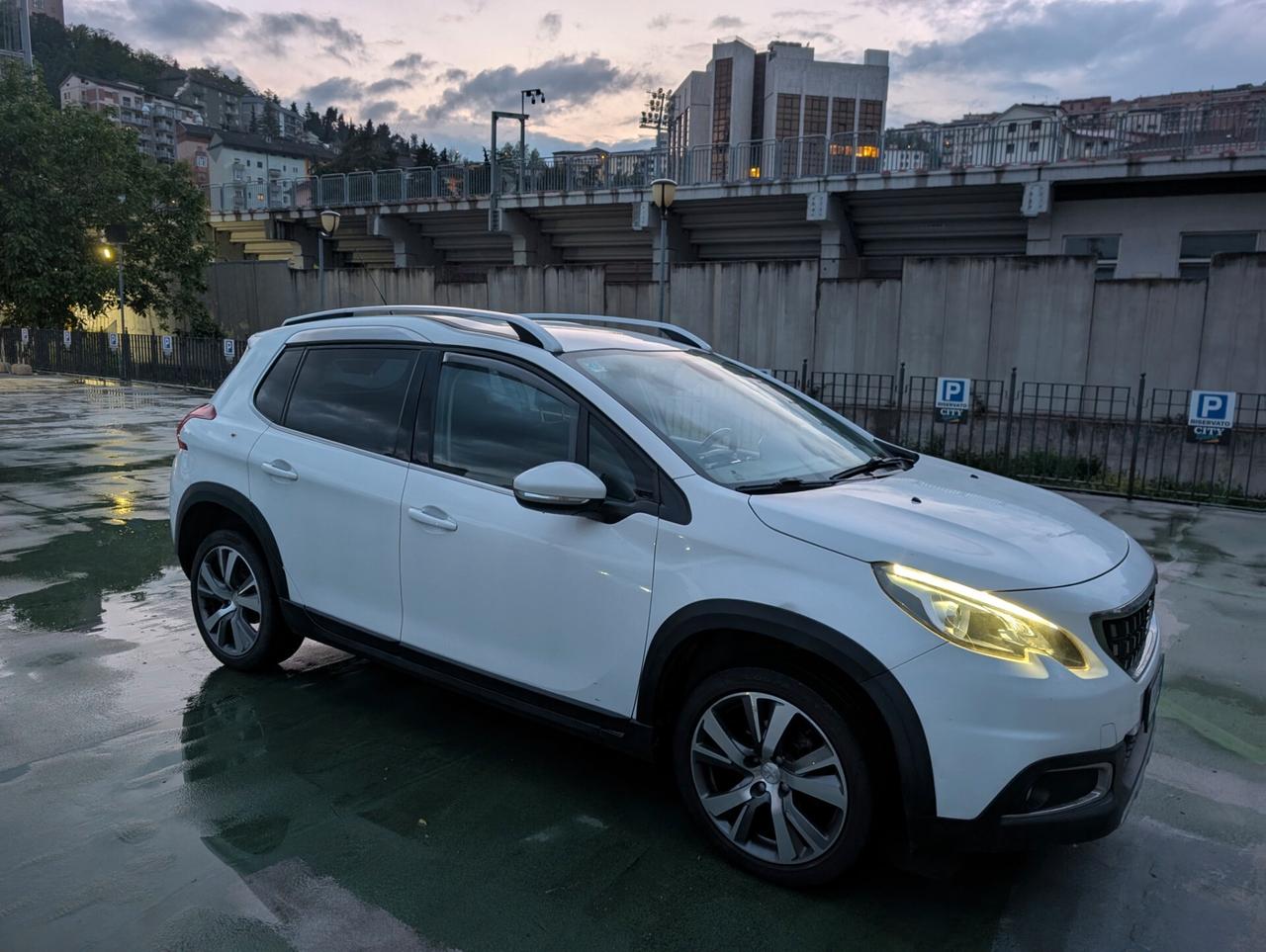Peugeot 2008 BlueHDi 120 S&S Black Matt