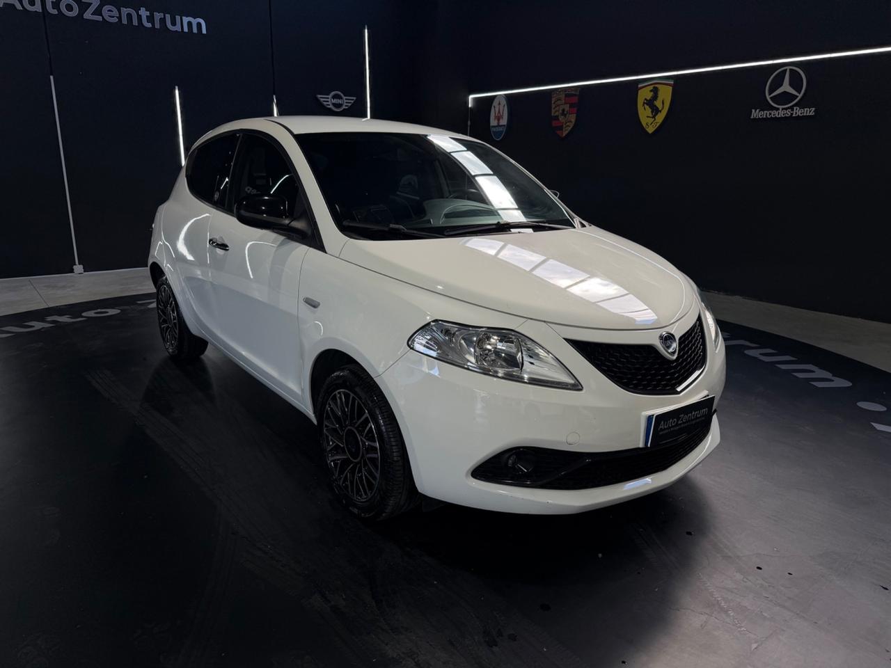 Lancia Ypsilon 1.0 FireFly 5 porte S&S Hybrid Ecochic Gold