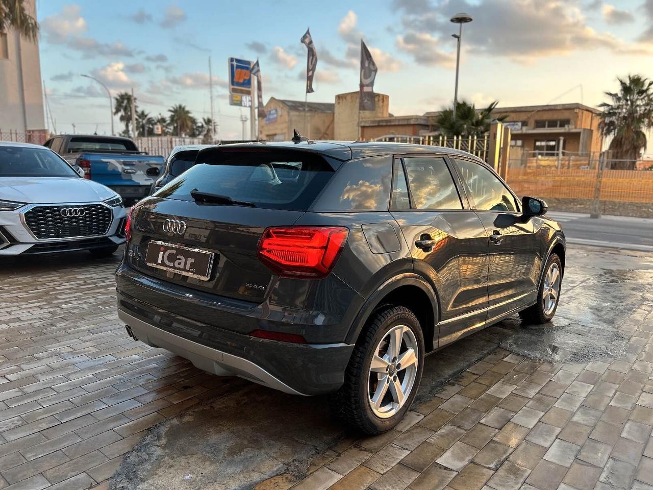 Audi Q2 35 TDI quattro S tronic Identity Black