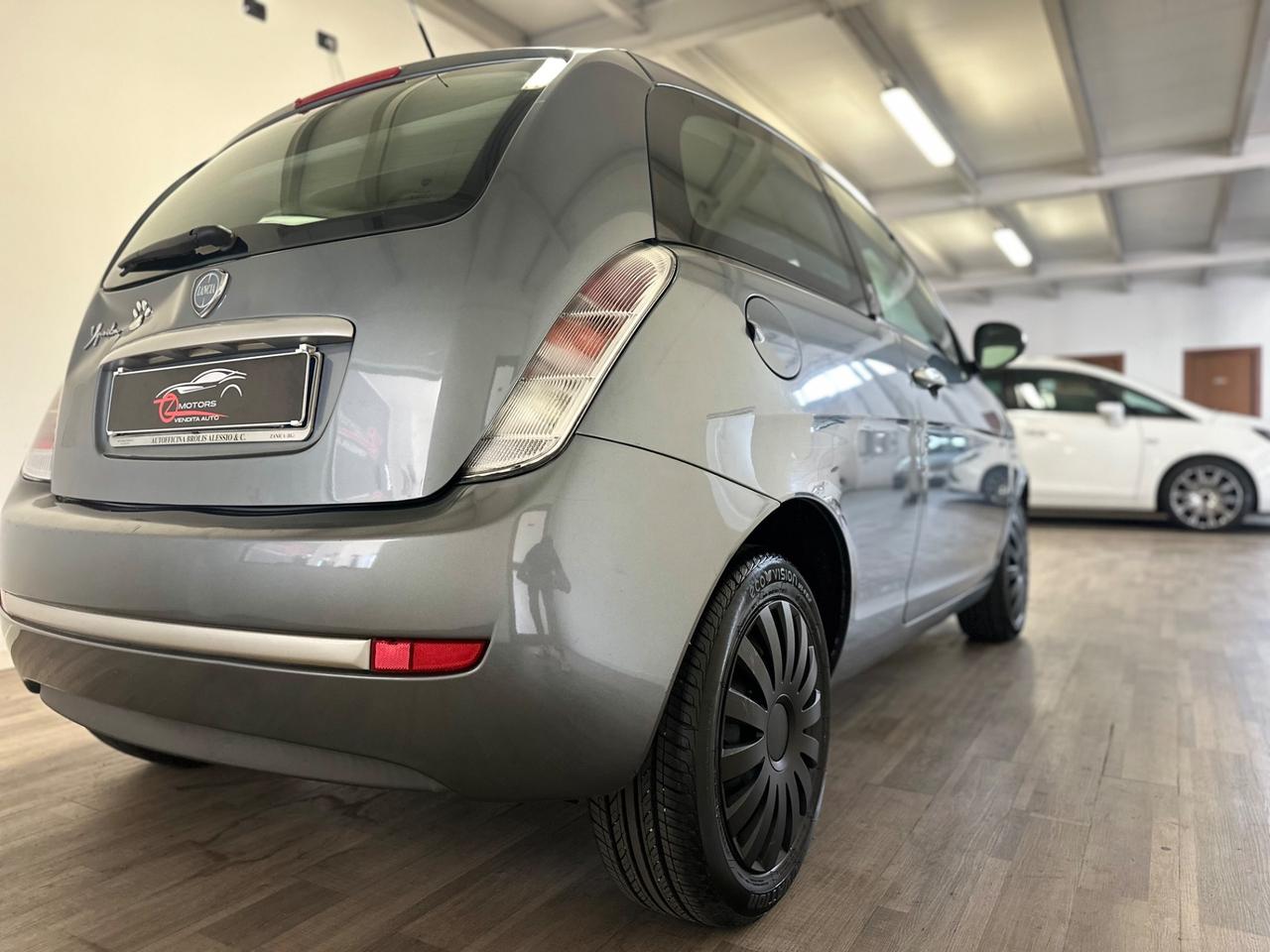 Lancia Ypsilon 1.2 Argento NEOPATENTATI