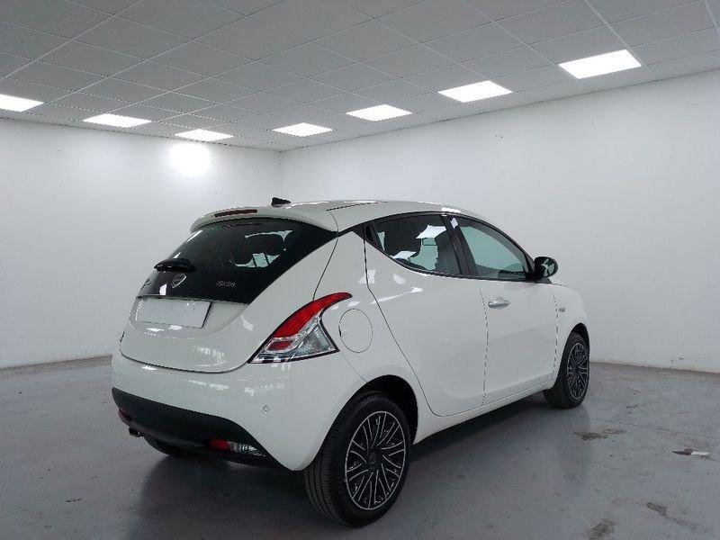 Lancia Ypsilon 1.0 firefly hybrid Gold Plus s&s 70cv 5p.ti