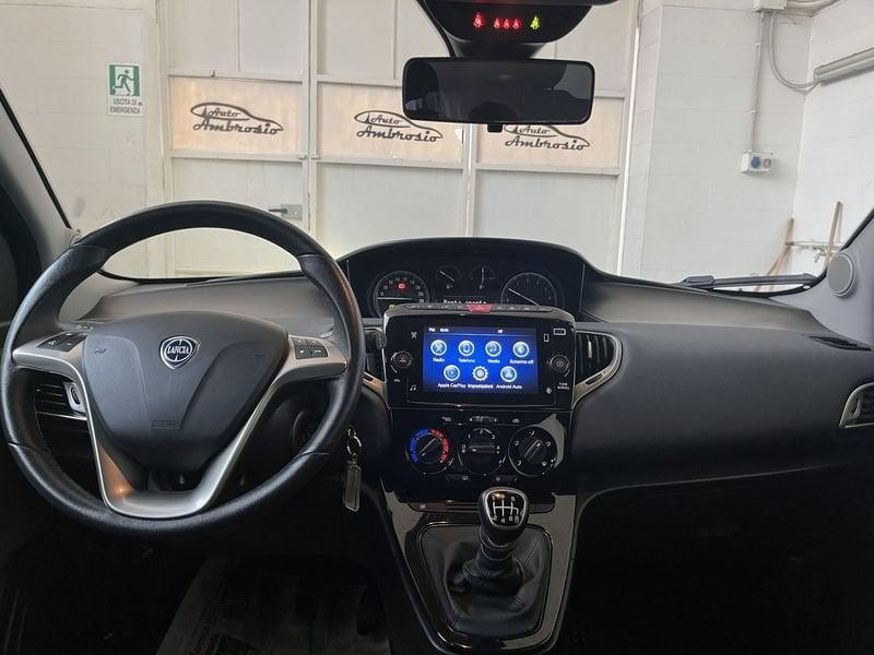 Lancia Ypsilon 1.0 FireFly 5 porte S&S Hybrid Gold Plus da 145,00 al mese