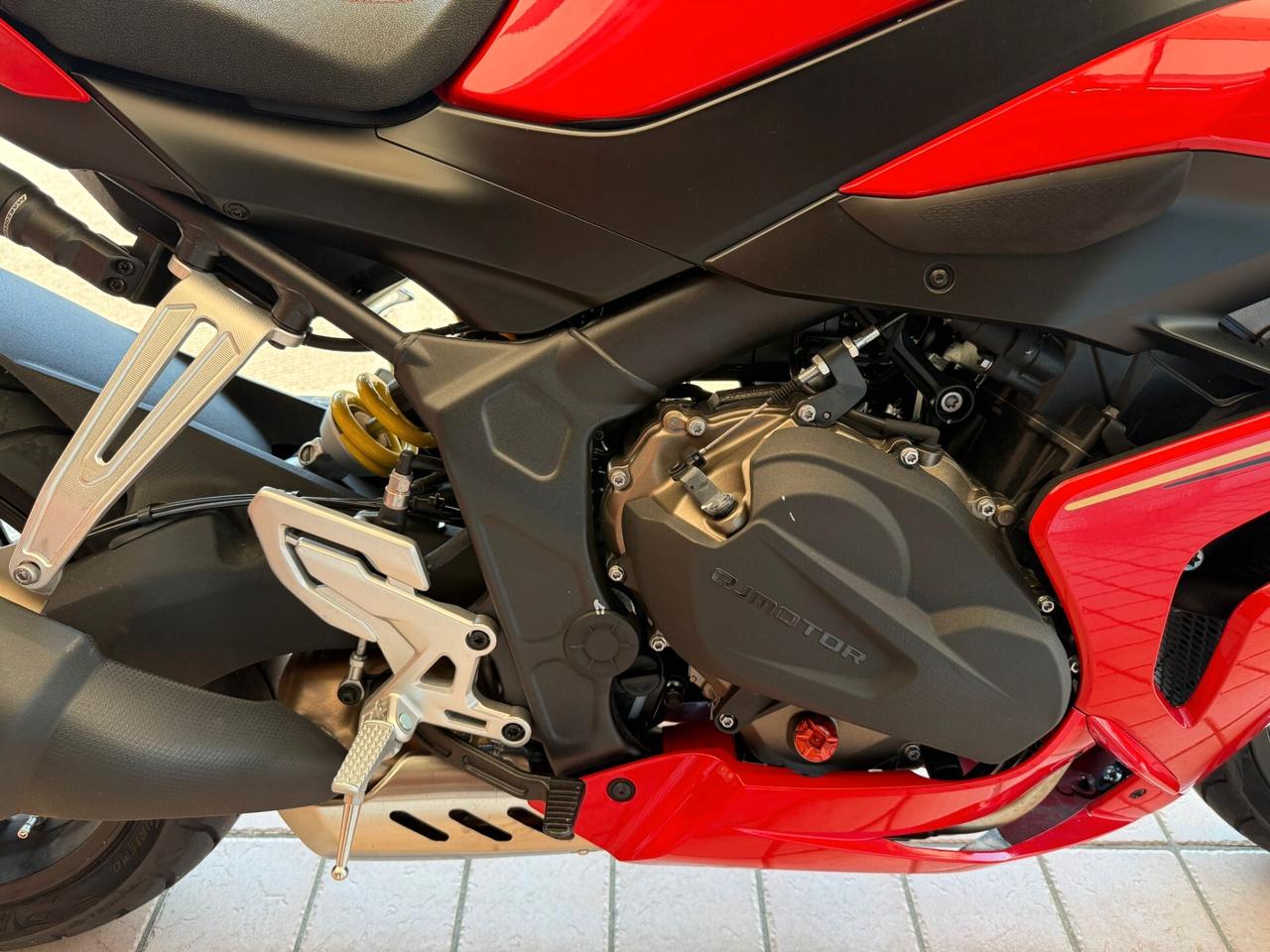 Qj Motor SRK 800RR