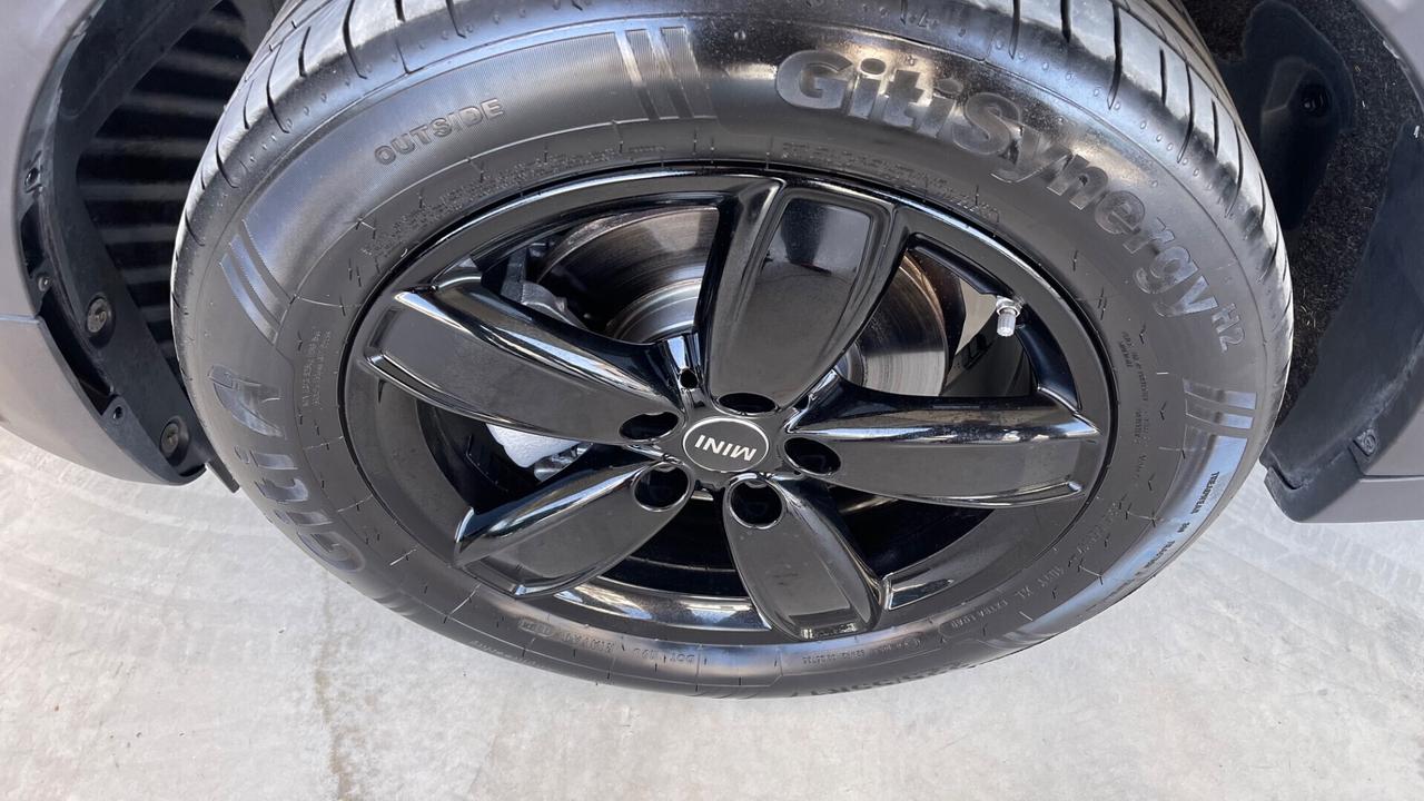 Mini Cooper Countryman 1.5 One D Essential