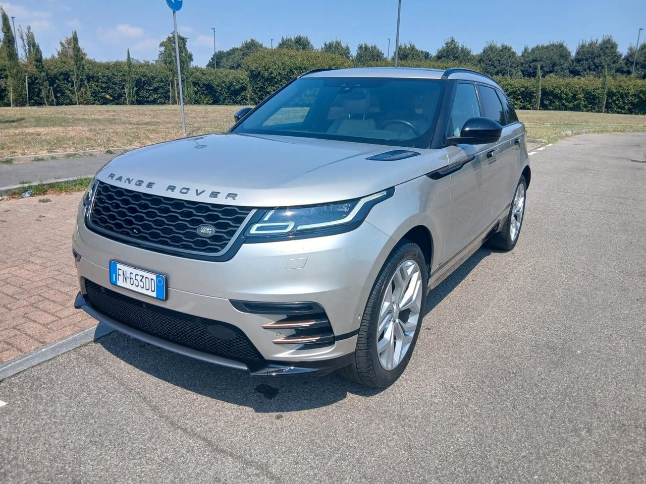 Land Rover Range Velar 2.0 TD4 180 CV R-Dynamic HSE