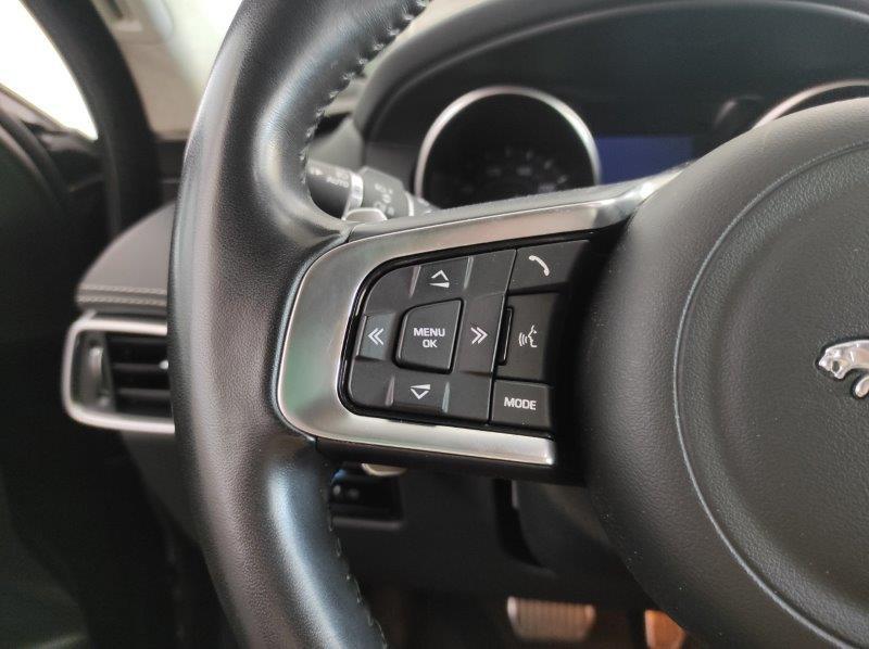 JAGUAR F-Pace (X761) - F-Pace 2.0 D 180 CV aut. R-Sport