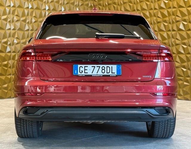 Audi Q8 55 TFSI e quattro tiptronic Sport