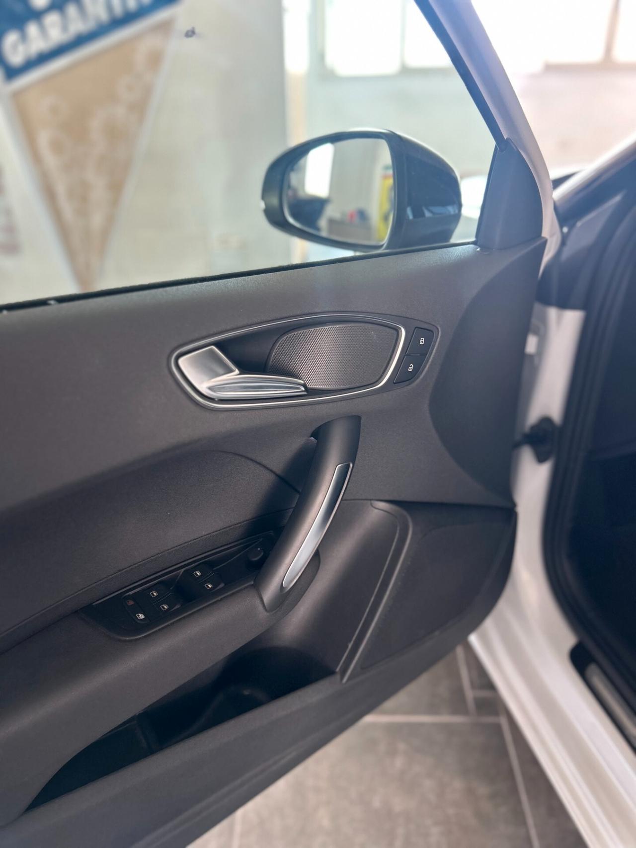 Audi A1 SPB 1.6 TDI 105 CV S Line edition plus 2014