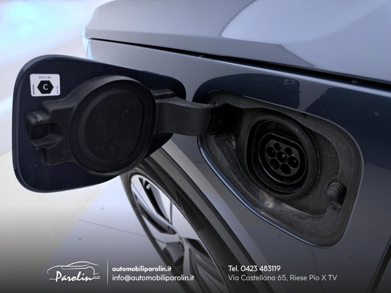 VOLVO XC40 T4 Recharge Plug-in Hybrid Inscription Expression