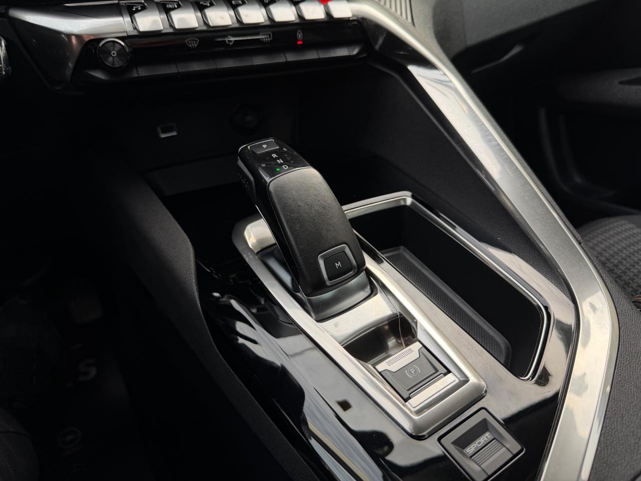 Peugeot 3008 BlueHDi 130 EAT8 Allure