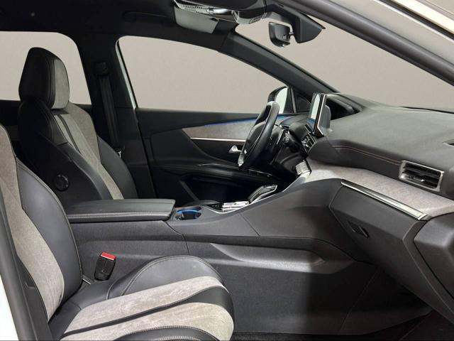 PEUGEOT 3008 Hybrid4 300 e-EAT8 GT