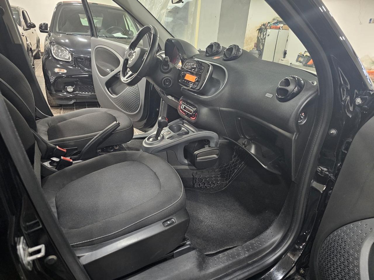 NUOVA SMART FORFOUR IDENTITY BLACK EDITION PASSION 0.9 BENZ 90CV TWINAMIC