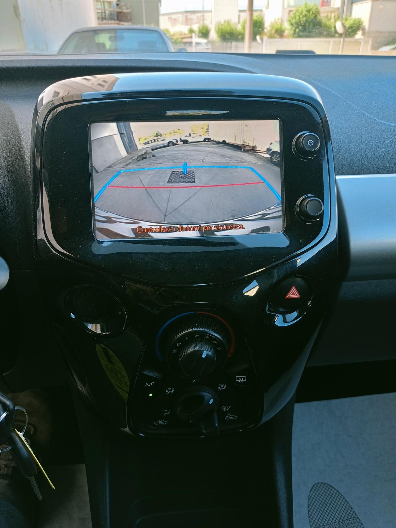 Peugeot 108 1000 BENZINA CAMBIO AUTOMATICO