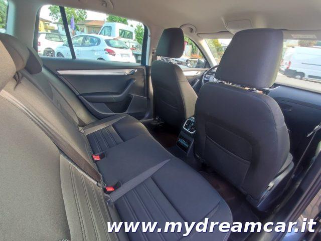 SKODA Octavia 1.5 DSG Wagon Ambition G-Tec