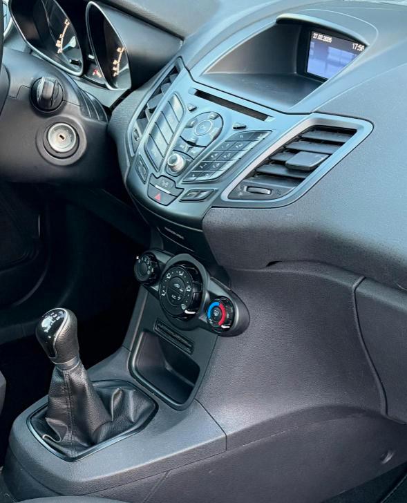 Ford Fiesta 5 Porte 1.2 BENZ 60 CV ADATTA A NEOPATENTATI