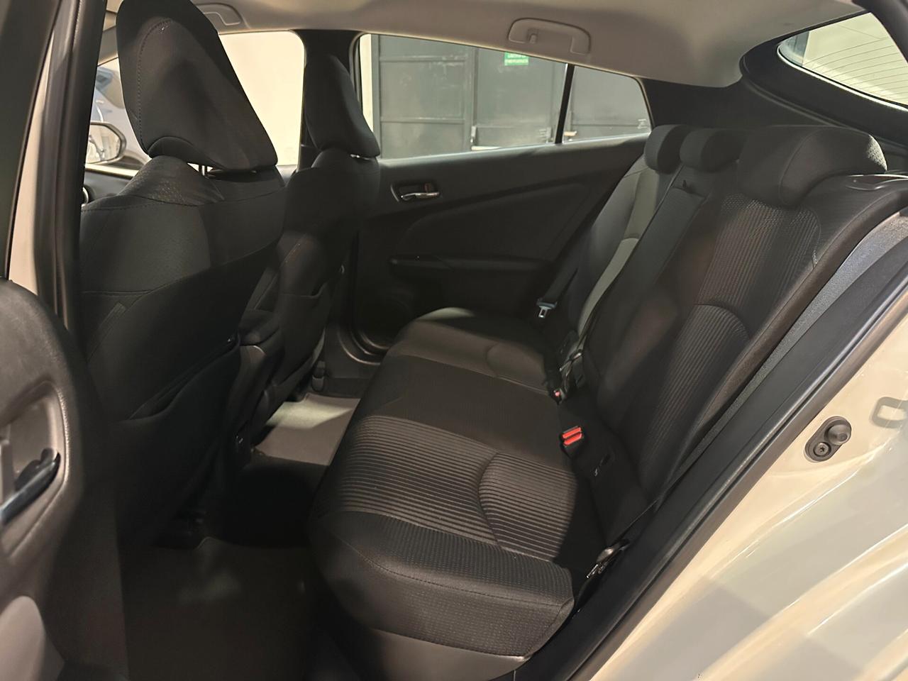 Toyota Prius 1.8 AWD Lounge