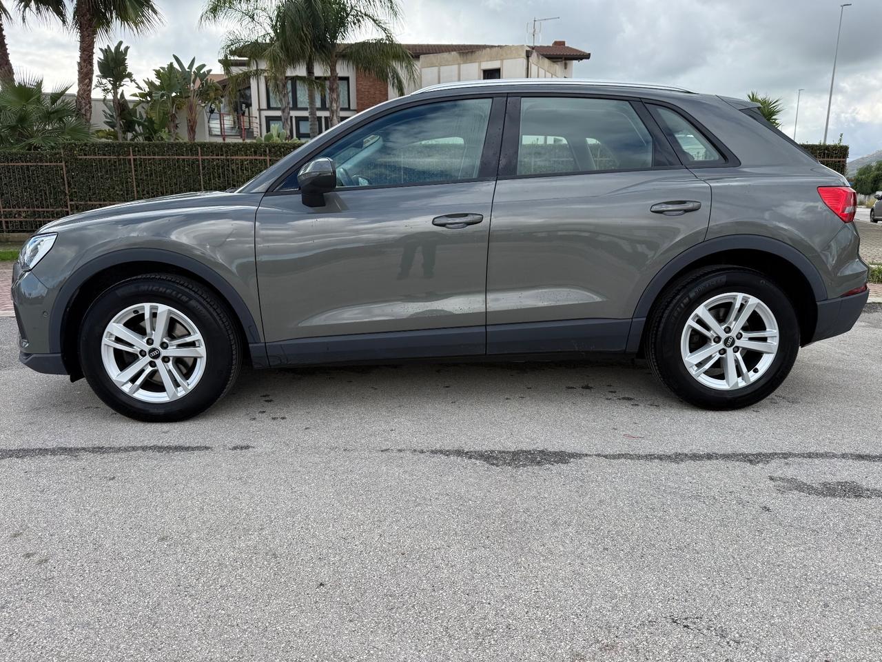 Audi Q3 35 TDI S tronic Business