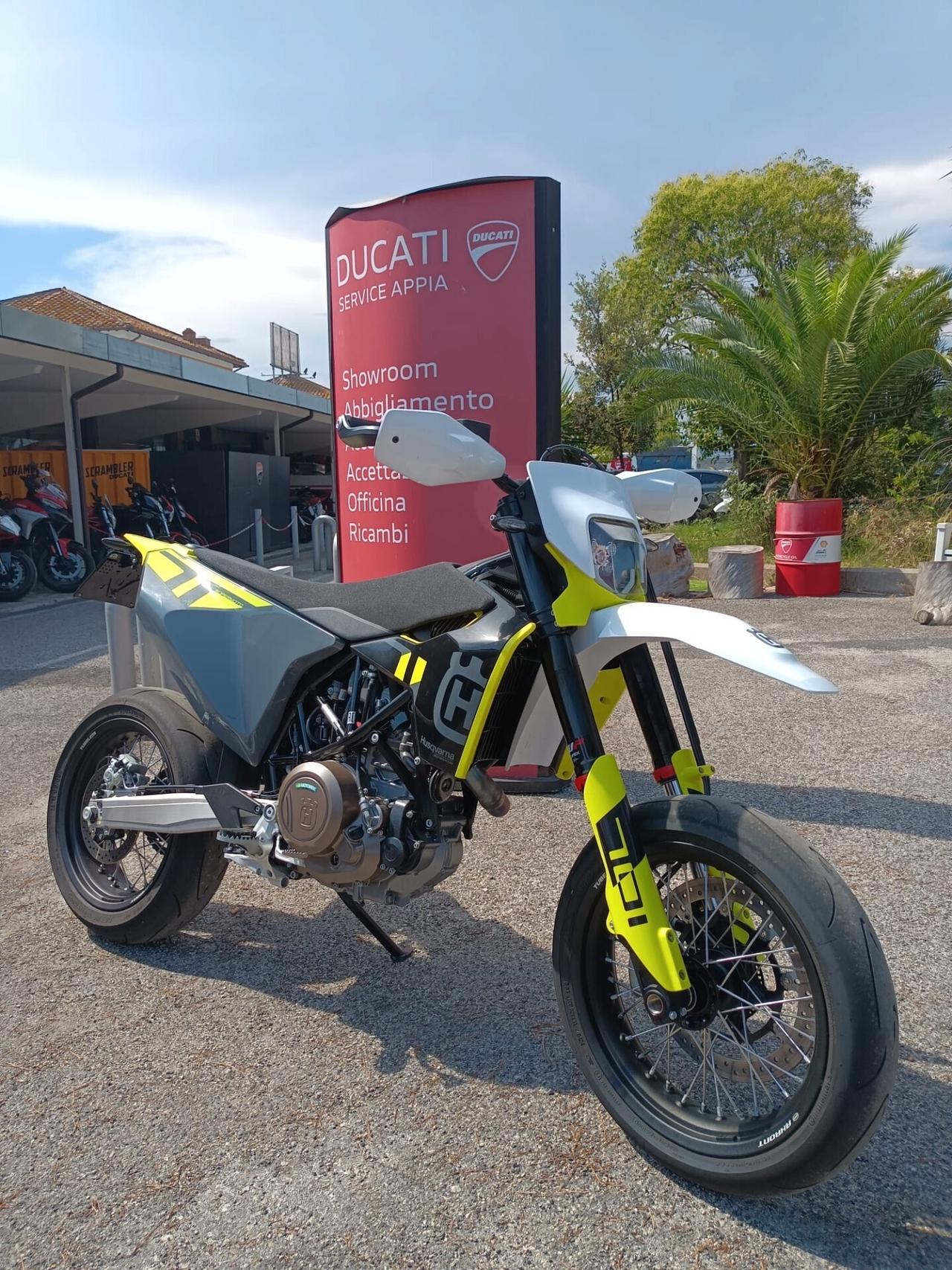 Husqvarna 701 Supermoto