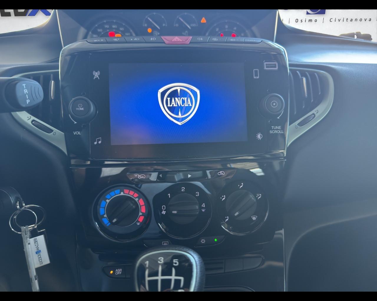 LANCIA Ypsilon 3ª serie - Ypsilon 1.0 FireFly 5 porte S&S Hybrid Platino