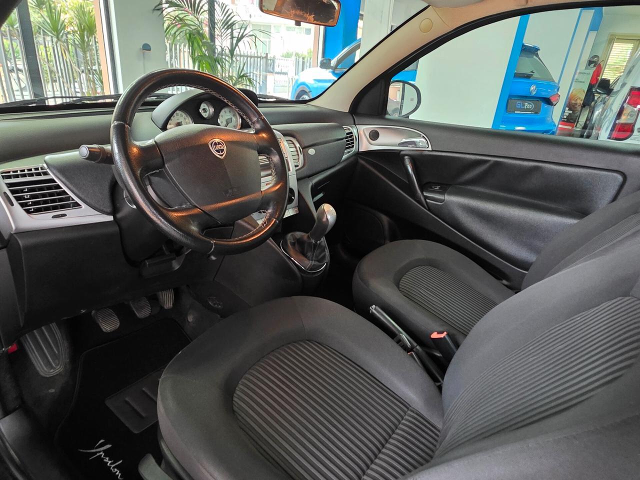 Lancia Ypsilon 1.3mjt 75cv 2011 99000KM UNICOPRIETARIO