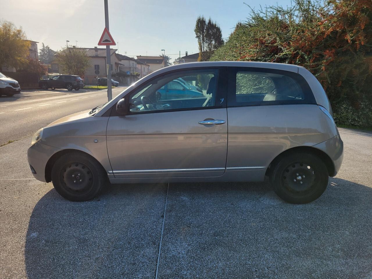 Lancia Ypsilon 1.3 MJT 75 CV NEOPATENTATI