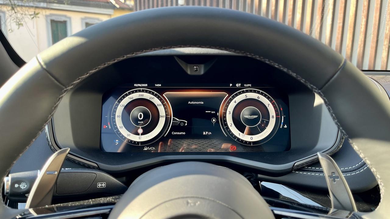 ASTON MARTIN DBX707 4.0
