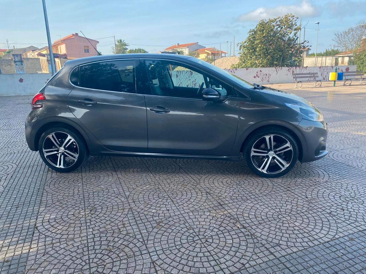 Peugeot 208 GT Line