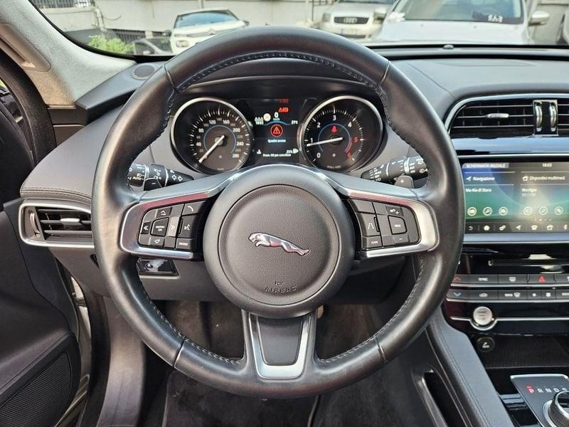 Jaguar F-Pace 2.0D 180cv CHEQUERD FLAG AWD AUTO