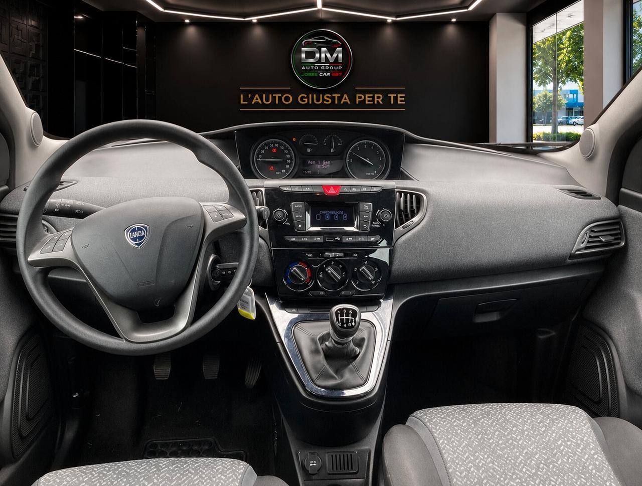 Lancia Ypsilon 1.0 FireFly 5 porte S&S Hybrid Silver