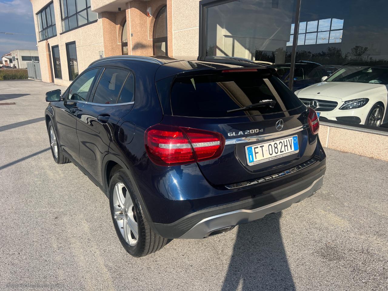 MERCEDES-BENZ GLA 200 d Automatic Sport FARI LED CAMERA NAVI