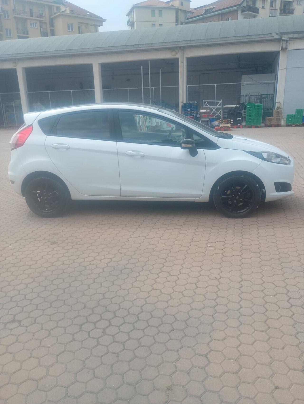 Ford Fiesta - APERTI AD AGOSTO