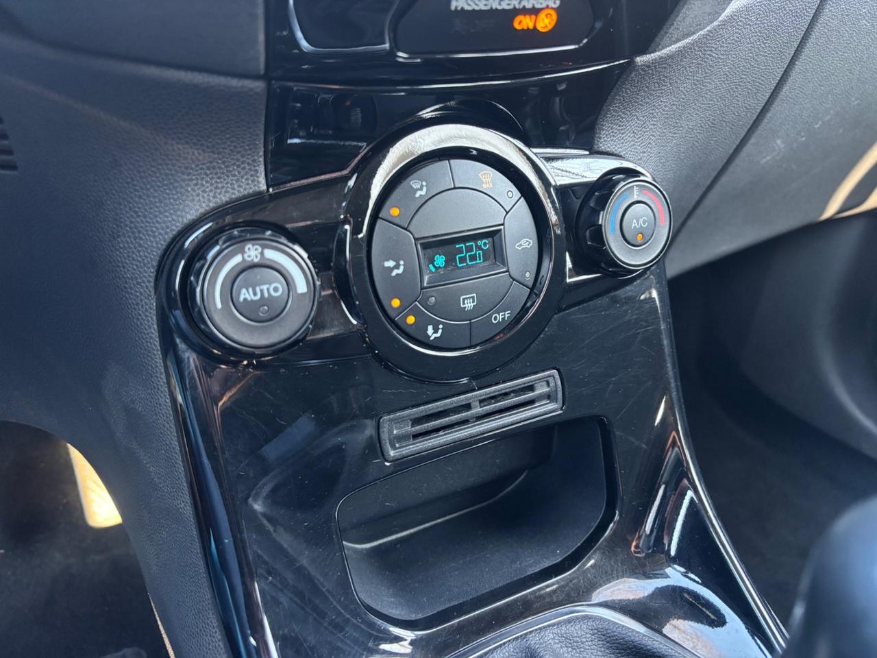 Ford Fiesta 1.4 5 porte Bz.- GPL