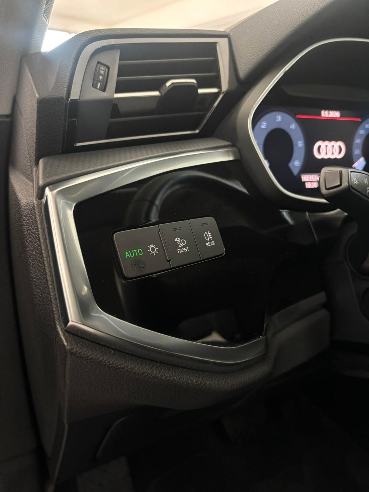 Audi Q3 35 TDI S tronic Business Advanced