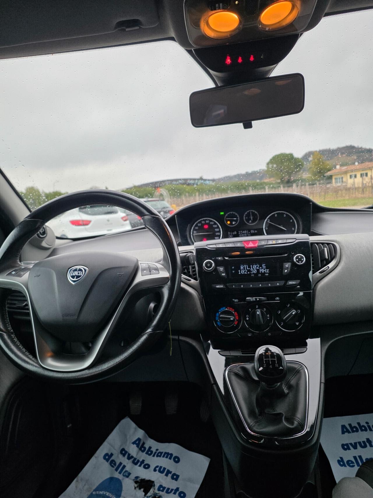 Lancia Ypsilon 1.3 MJT 16V 95 CV 5 porte S&S Platinum FINANZIABILE