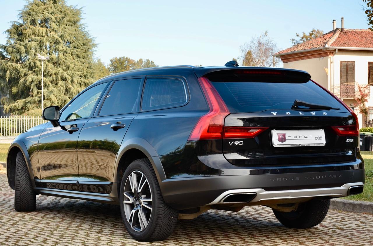 VOLVO V90 CROSS COUNTRY 2.0 OCEAN RACE D5 AWD 235cv GEARTRONIC, UFF ITALIANA, EURO 6B, FARI LED, NAVI, RETROCAMERA, PERMUTE