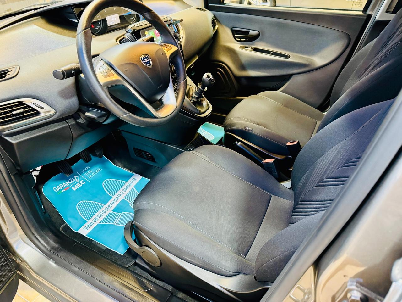 Lancia Ypsilon 1.0 S&S Hybrid 5p. CarPlay / Navi