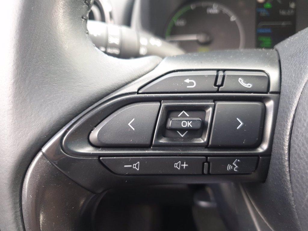 TOYOTA Yaris 1.5h active del 2021