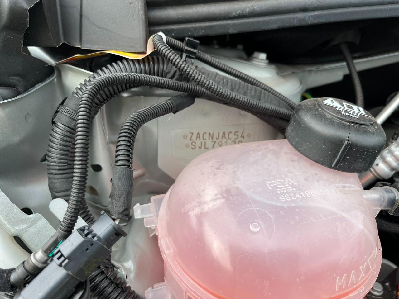 Jeep Avenger BEV Summit 115kW 156 cV Incidentato