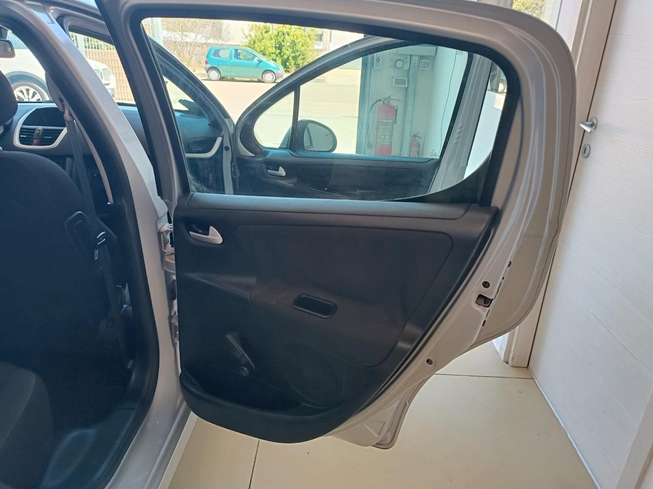 Peugeot 207 1.4 HDi 70CV FAP 5p. XS