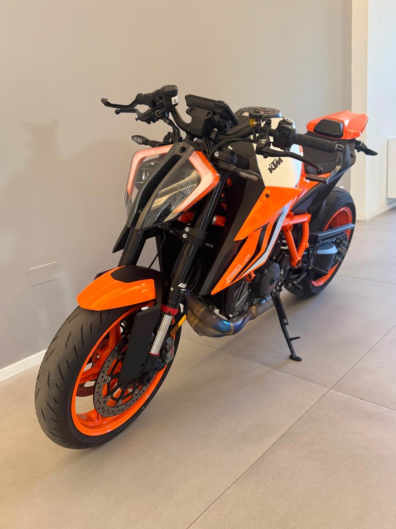 KTM SUPERDUKE 1290 R SCARICO AKRAPOVIC