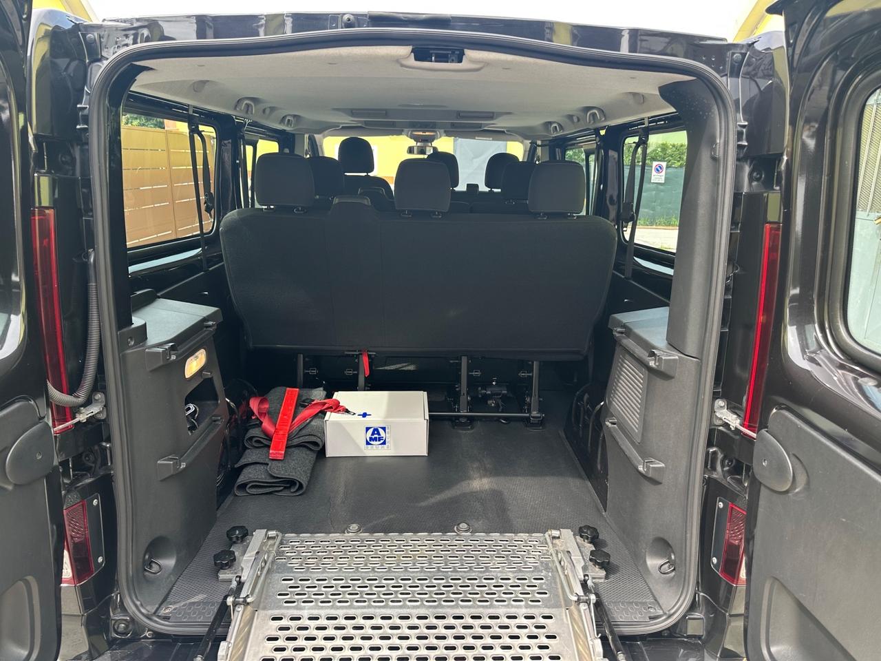 Opel Vivaro 1.6 BiTurbo 9 Posti Trasporto Disabili -2018
