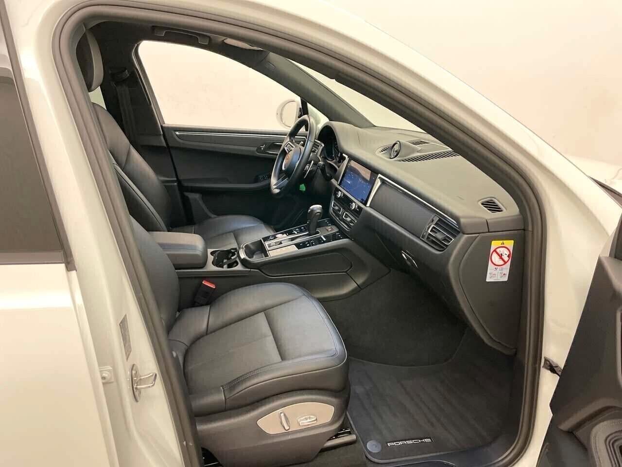Porsche Macan 2.0 265cv TETTO PANORAMICO / R21 / CAMERA / APPLE CARPLAY