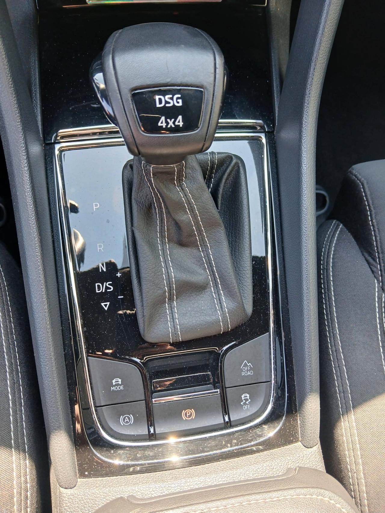 Skoda Karoq 2.0 TDI SCR 190 CV 4x4 DSG SportLine