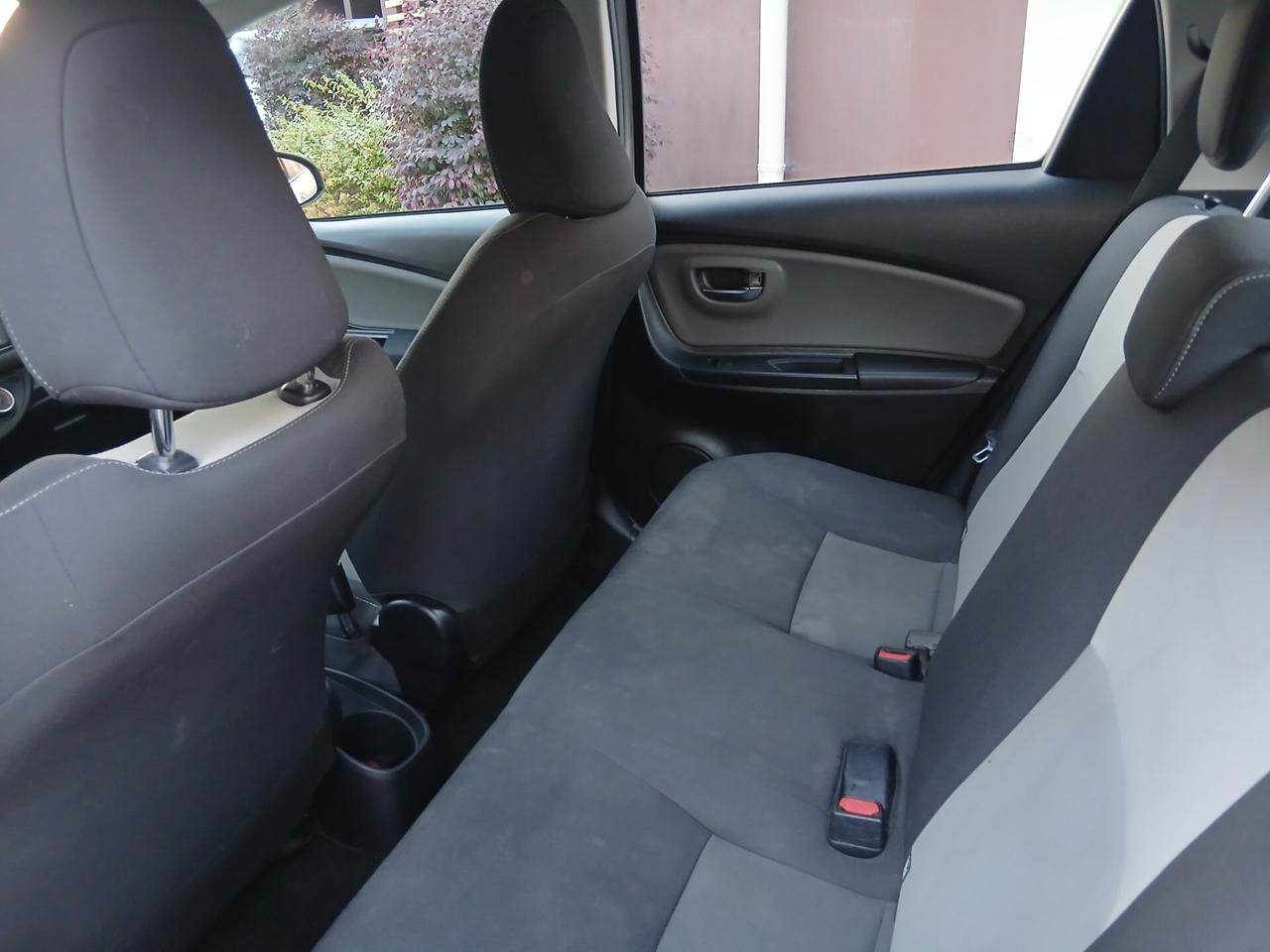 Toyota Yaris 1.0 72 CV 5 porte Active tua a € 199 mese