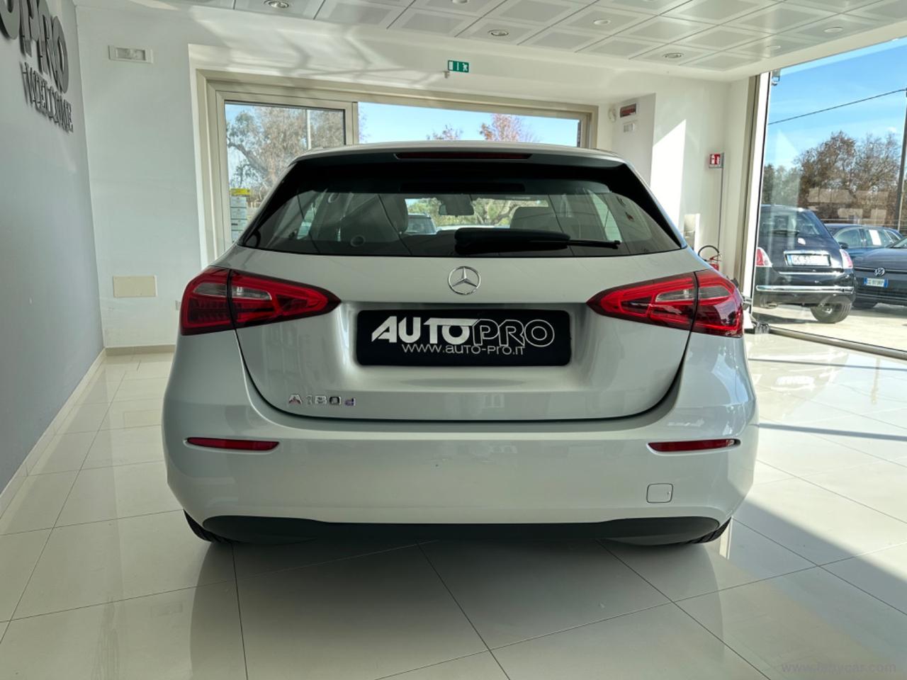 MERCEDES-BENZ A 180 d Automatic Business