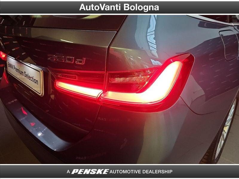 BMW Serie 3 320d Touring mhev 48V xdrive Luxury auto